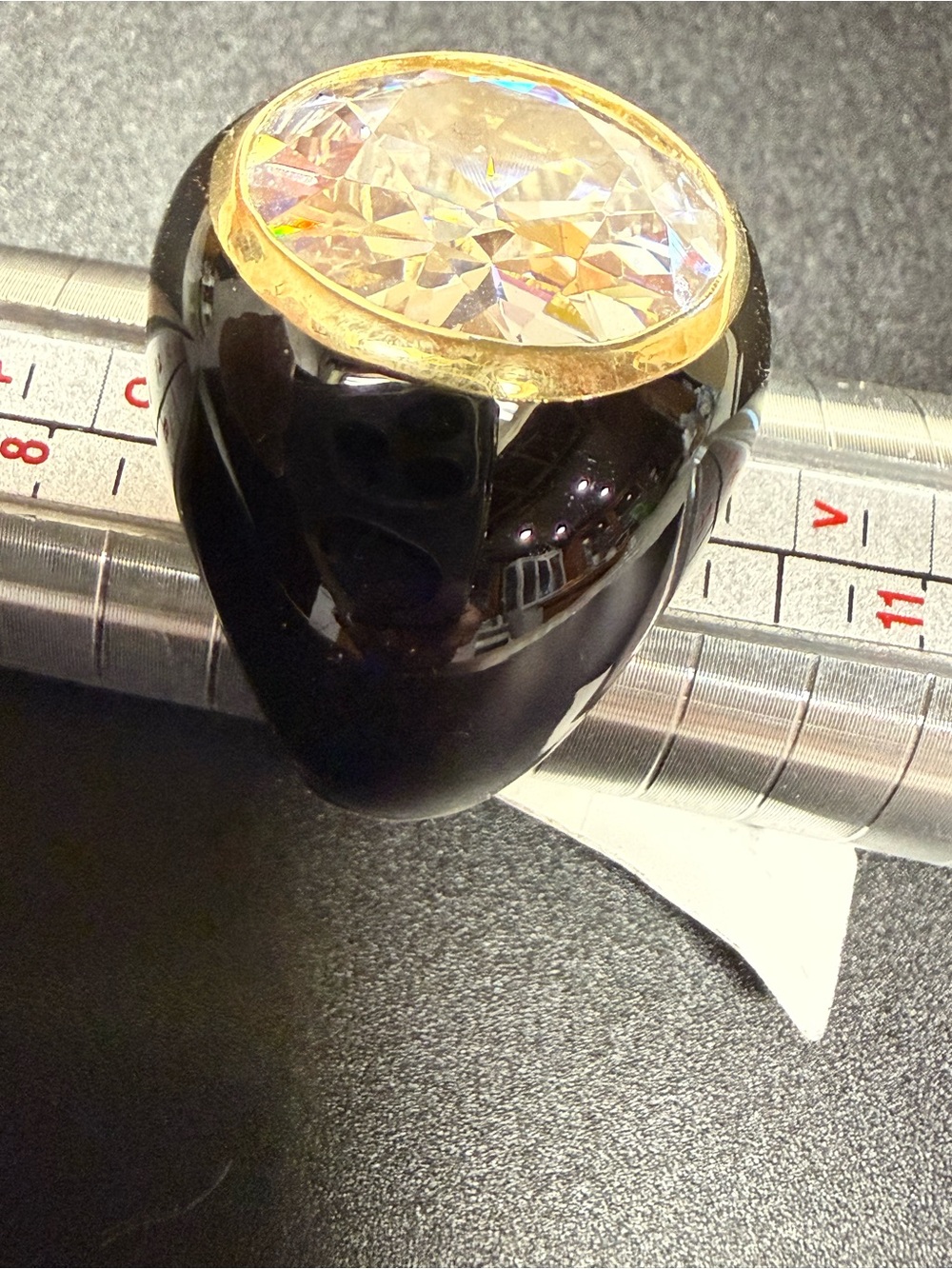 Crystal Faceted ringwith Black and Gold Trim - - Picture 4 of 6